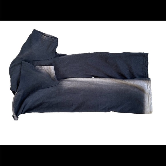 Aaliyah 90s Distressed Clouds Graphic Tee Size Medium - Picture 5 of 7